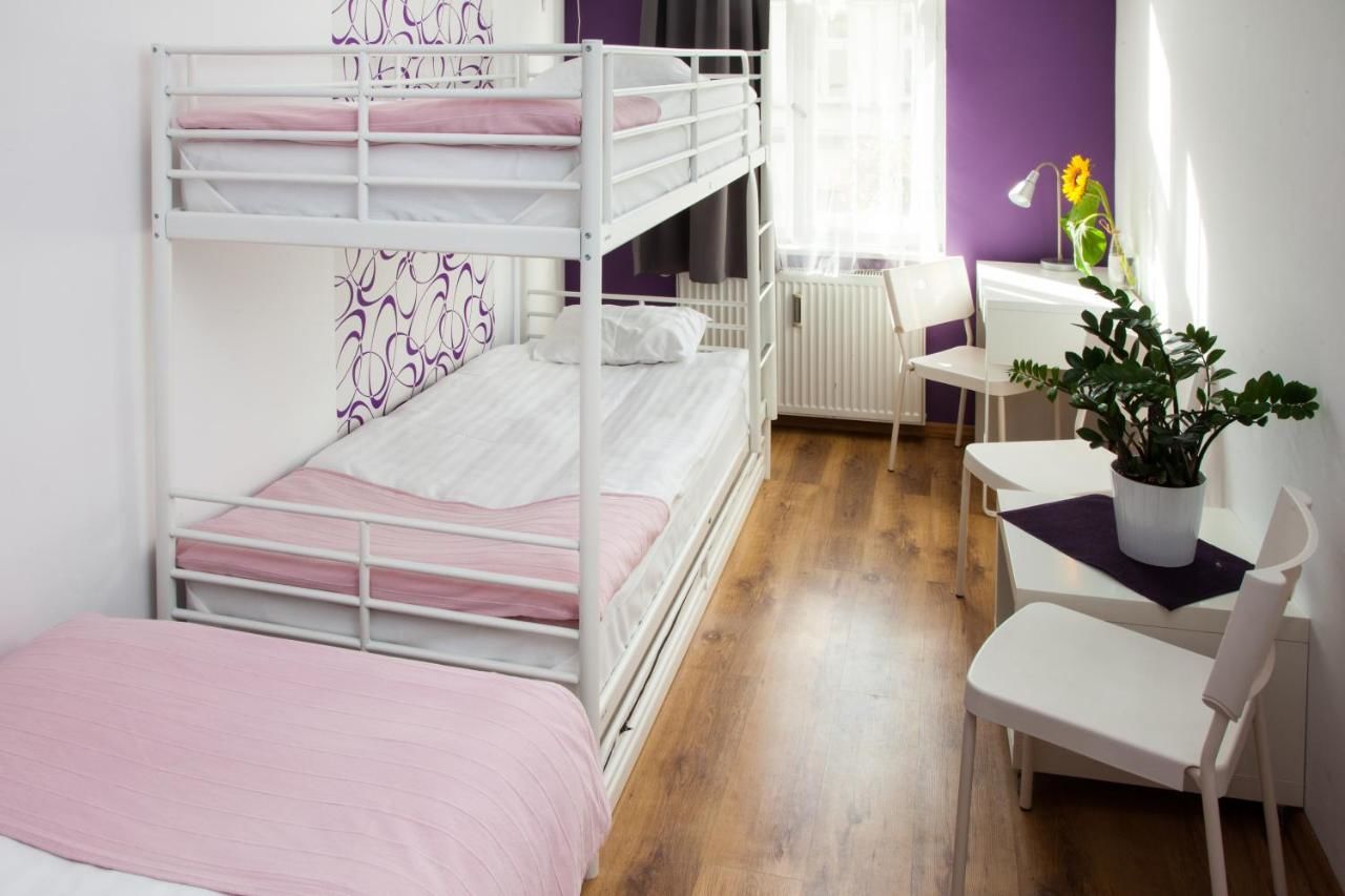 Хостелы Blooms Boutique Hostel Познань